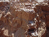 Вид сверху на реконструированные остатки дворца Ирода (с открытки)